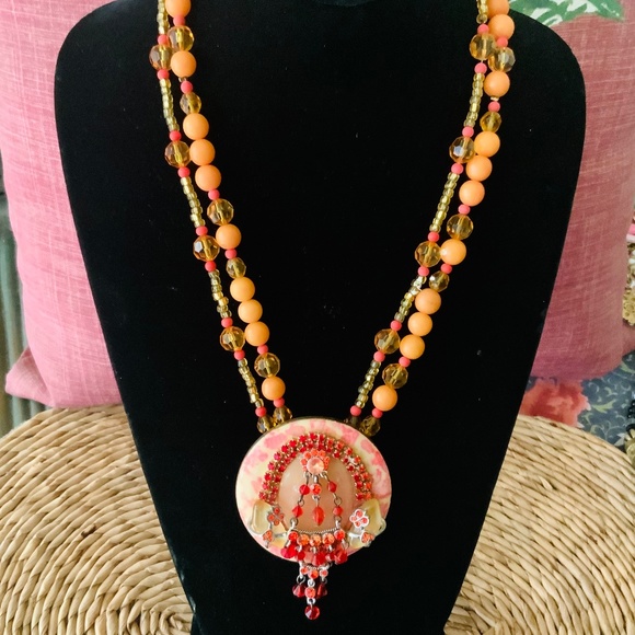 HANDMADE VINTAGE HYACINTH SWAROVSKI CRYSTAL/STONE PENDANT STATEMENT NECKLACE - Picture 3 of 12